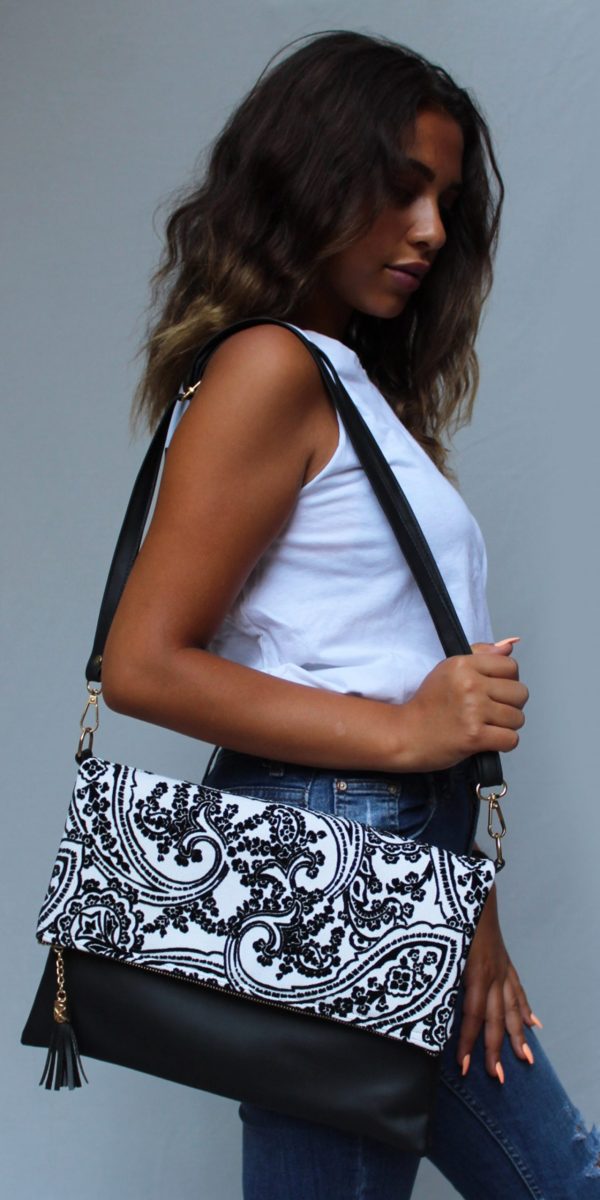 Shoulder foldable bag with oriental style